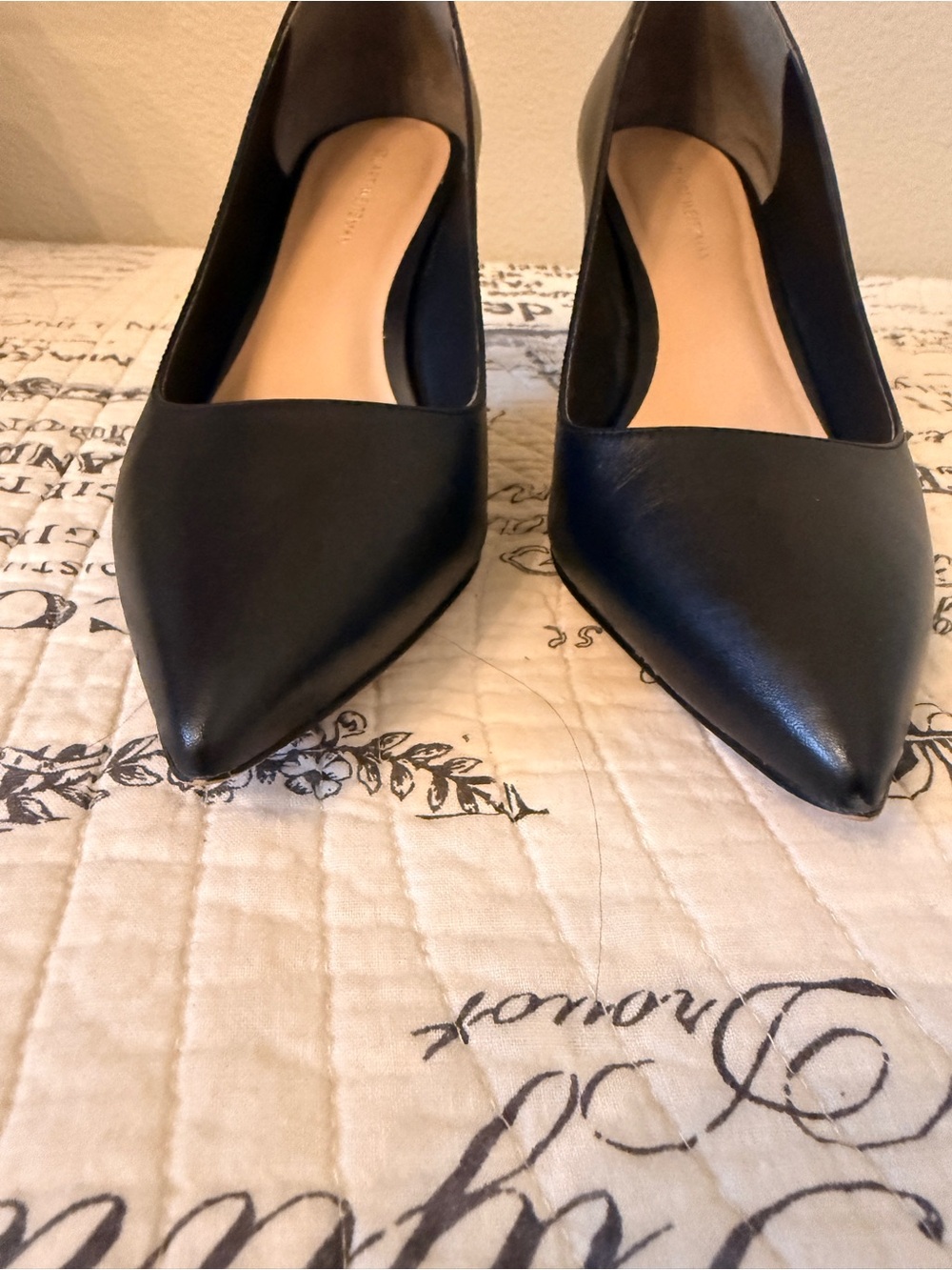 Stuart Weitzman Black Pointed Toe Leather Pumps Heels Size 8 - Picture 3 of 13